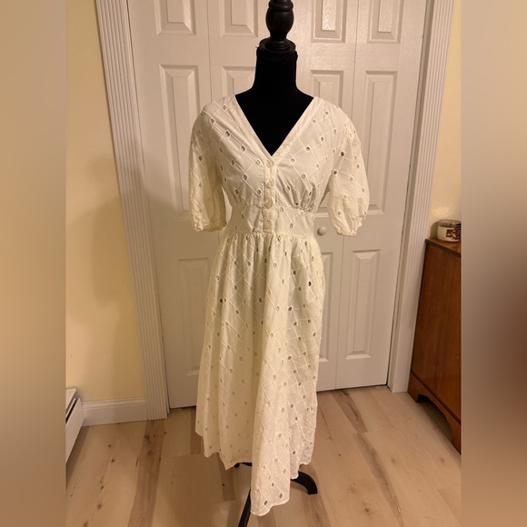 a new day Dresses & Skirts - A New Day White Textured Midi Dress